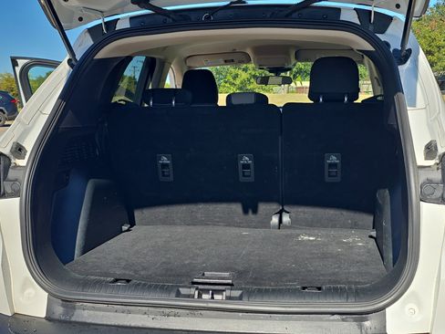 Used 2020 Ford Escape SE image 23