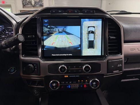 Used 2022 Ford F250 Platinum w/ Tremor Off-Road Package image 21