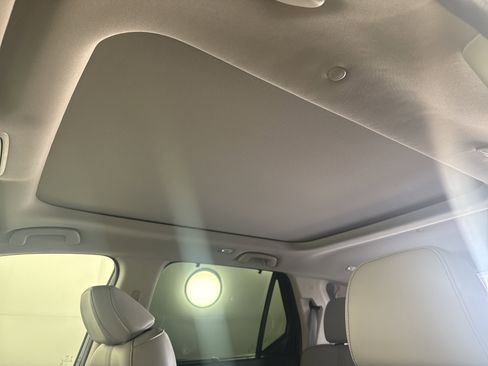 Certified 2023 Honda Pilot Touring image 17