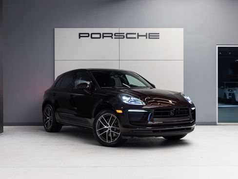 Certified 2026 Porsche Macan AWD/4WD image 9
