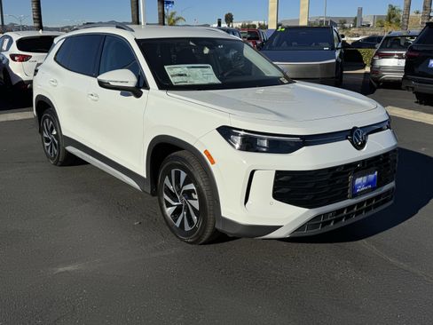 New 2026 Volkswagen Tiguan S image 2