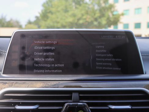 Used 2017 BMW 750i xDrive AWD/4WD image 38