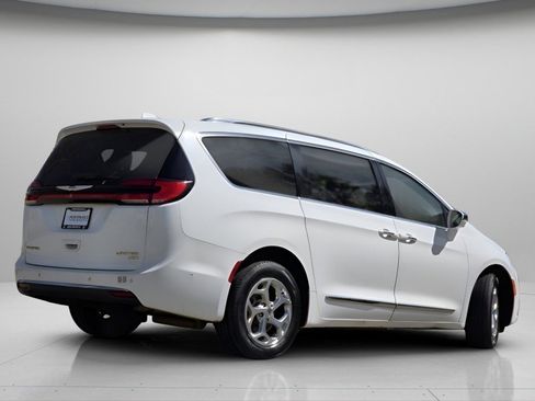 Used 2021 Chrysler Pacifica Limited w/ Premium & Safety Sphere Group AWD/4WD image 22