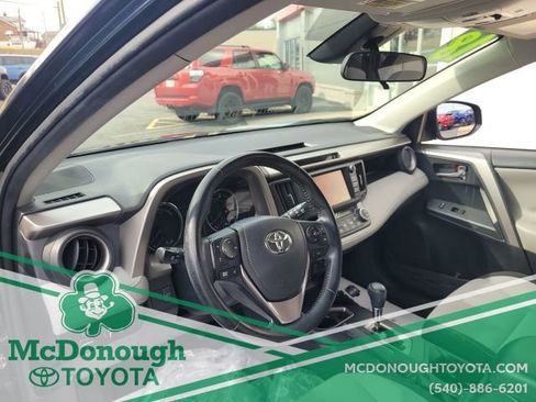 Used 2018 Toyota RAV4 XLE w/ Convenience Package image 12