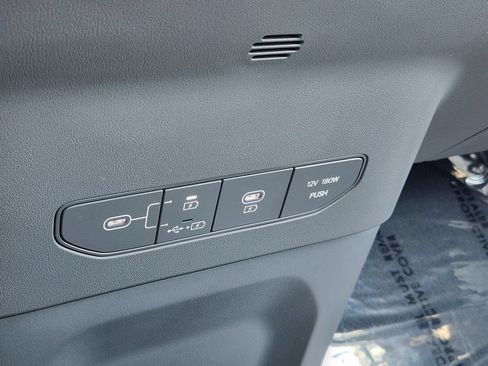 Certified 2024 Kia EV9 Wind AWD/4WD image 31