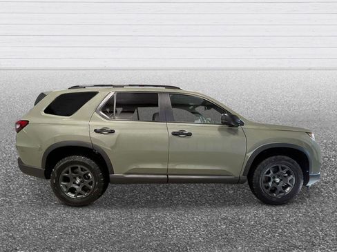 New 2026 Honda Pilot TrailSport image 8