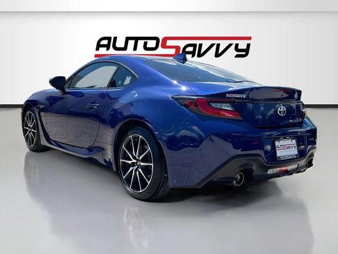 Used 2023 Toyota GR86 RWD image 5