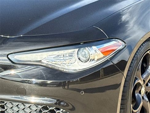 Used 2021 Alfa Romeo Giulia Ti Sport image 5