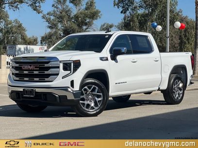 New 2025 GMC Sierra 1500 SLE