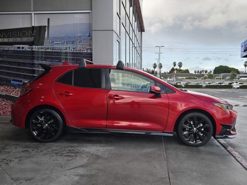 Used 2021 Toyota Corolla SE image 4