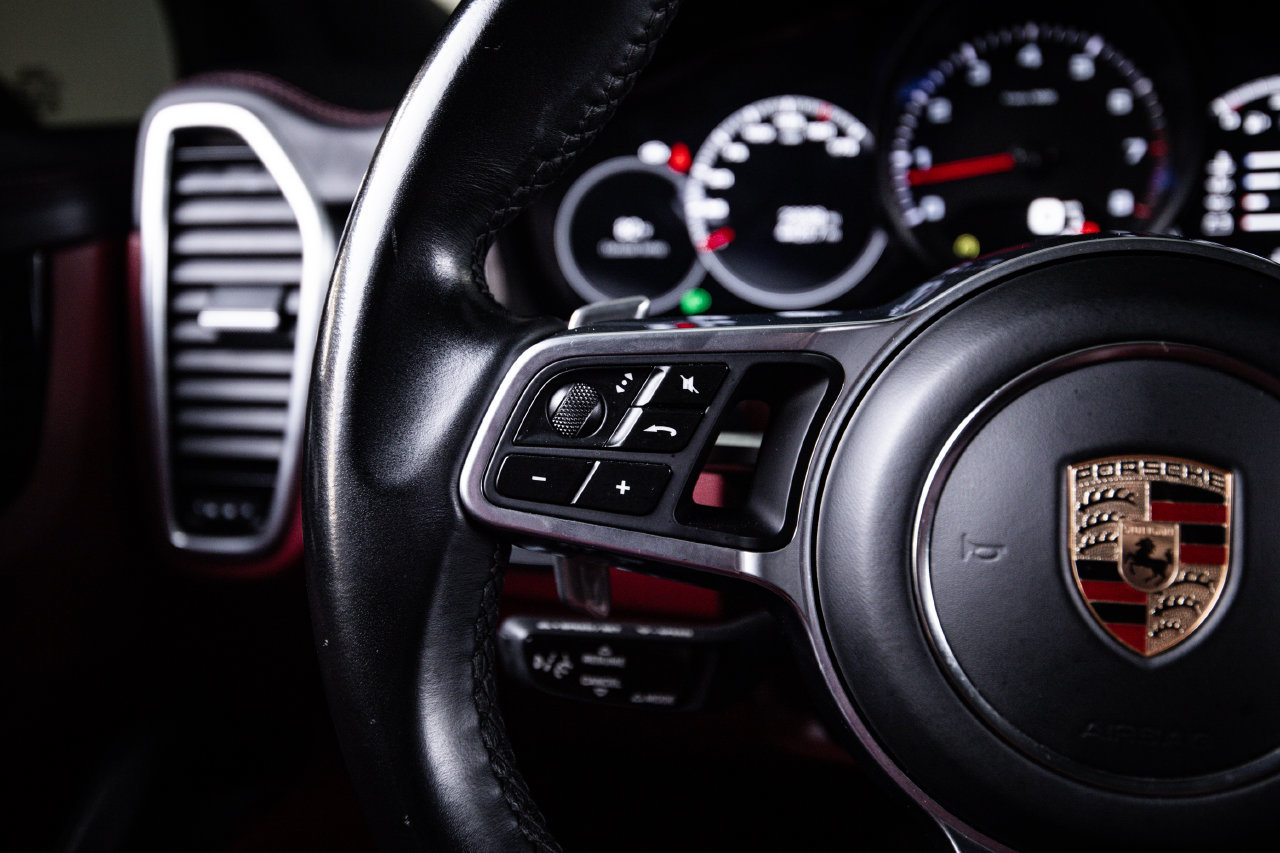 Certified 2023 Porsche Cayenne Coupe AWD/4WD image 16