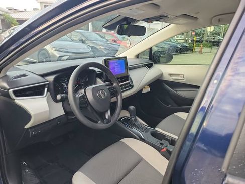 Used 2025 Toyota Corolla LE w/ LE Premium Package FWD image 9