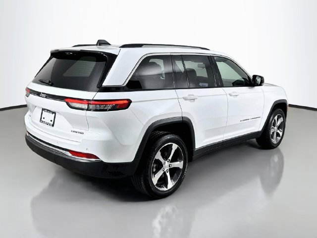 Used 2023 Jeep Grand Cherokee Limited w/ Luxury Tech Group II AWD/4WD image 7