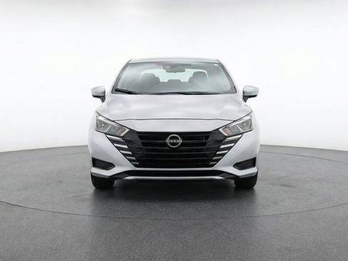 Used 2025 Nissan Versa SV image 2