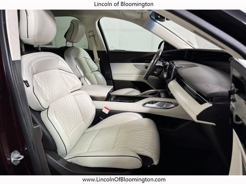 Used 2024 Lincoln Nautilus Black Label AWD/4WD image 11