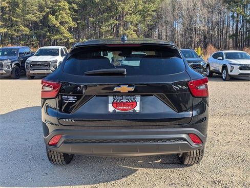 New 2026 Chevrolet Trax LS w/ LS Convenience Package image 3