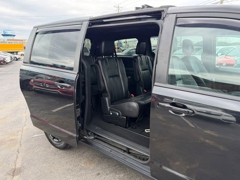 Used 2019 Dodge Grand Caravan GT image 39