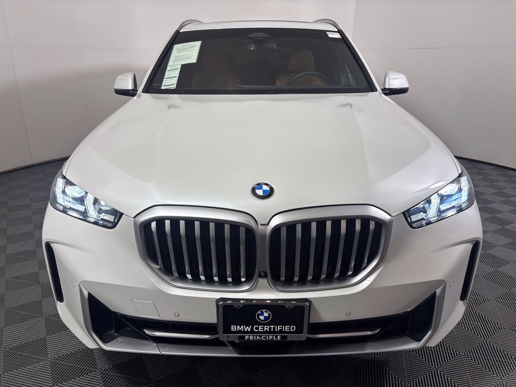 Certified 2024 BMW X5 sDrive40i w/ Premium Package RWD image 3