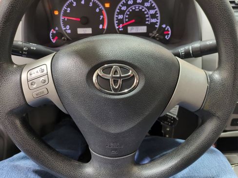 Used 2013 Toyota Corolla LE FWD image 17