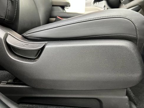 Used 2026 Kia Carnival LXS FWD image 35