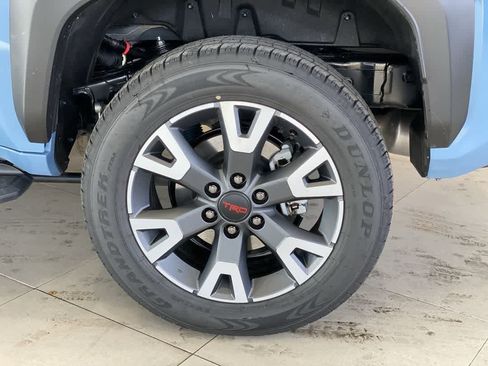 Certified 2025 Toyota 4Runner TRD Off-Road image 12