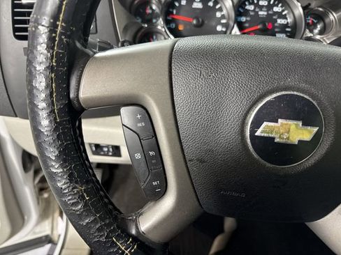 Used 2011 Chevrolet Silverado 2500 LT w/ Interior Plus Package RWD image 12