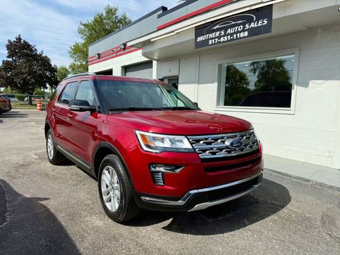 Used 2018 Ford Explorer XLT w/ Equipment Group 202A image 6