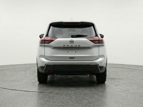 Used 2025 Nissan Rogue SV image 7