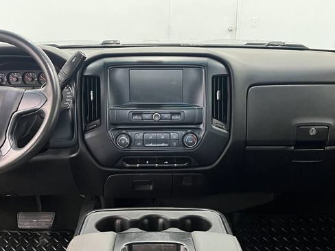 Used 2018 Chevrolet Silverado 1500 Custom w/ Custom Value Package AWD/4WD image 20
