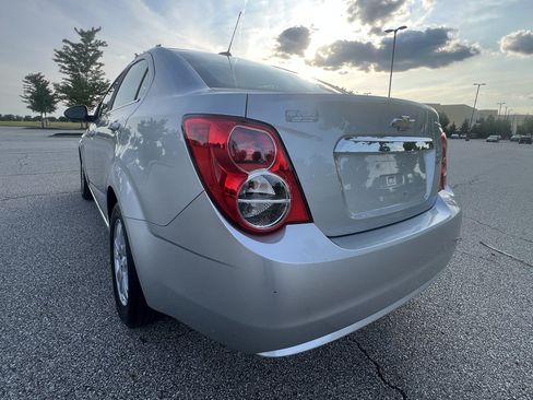 Used 2015 Chevrolet Sonic LT FWD image 3