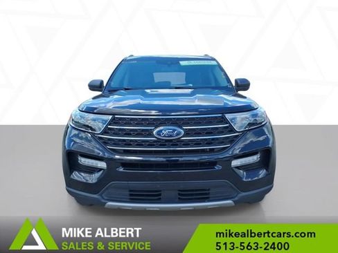 Used 2023 Ford Explorer XLT w/ Equipment Group 202A AWD/4WD image 2