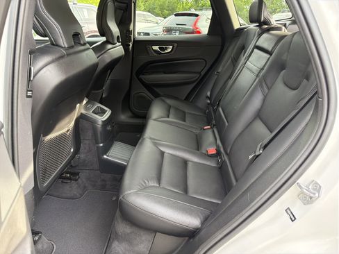 Used 2021 Volvo XC60 T8 Inscription Expression w/ Climate Package AWD/4WD image 32