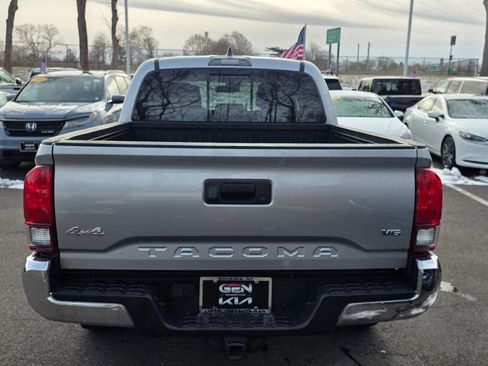 Used 2022 Toyota Tacoma SR5 image 6