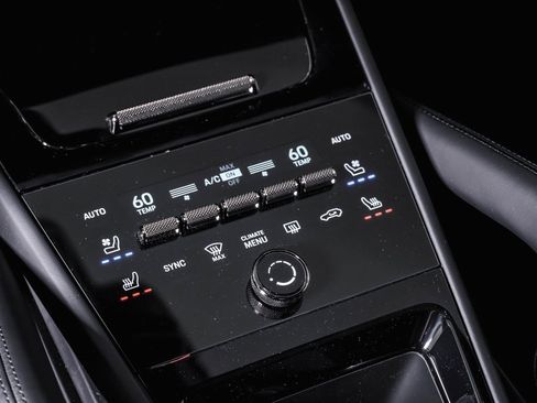 New 2025 Porsche Cayenne Turbo image 24