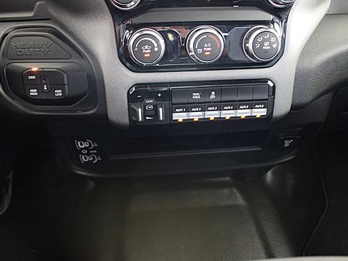 Used 2026 RAM 2500 Tradesman w/ Chrome Appearance Group AWD/4WD image 39