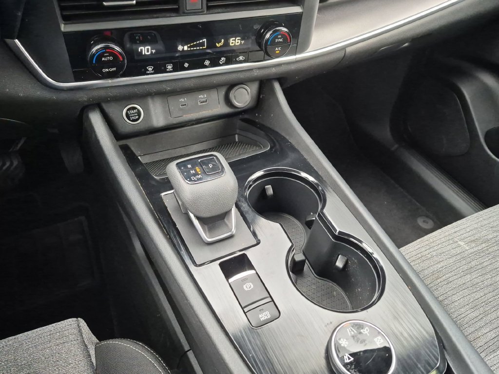 Used 2023 Nissan Rogue SV AWD/4WD image 18
