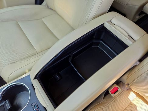 Used 2017 Toyota Highlander Limited Platinum image 26