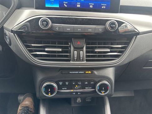 Used 2025 Ford Escape Active AWD/4WD image 24