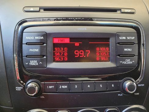 Used 2017 Kia Forte LX image 25