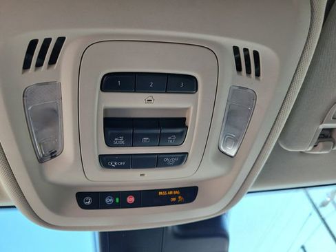 Used 2021 Buick Envision Avenir w/ Technology Package II AWD/4WD image 36