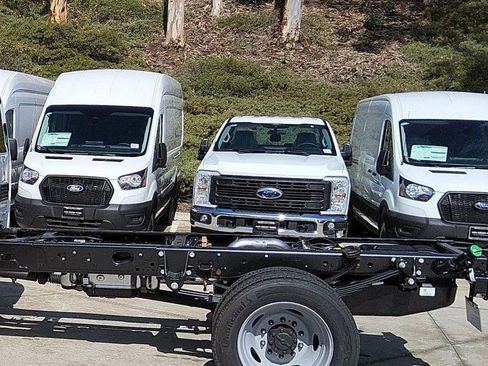 New 2026 Ford F450 XL w/ XL Chrome Package image 3