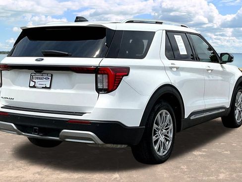 Used 2025 Ford Explorer Platinum RWD image 8