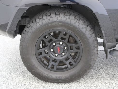 Used 2023 Toyota 4Runner SR5 Premium w/ Moonroof Package AWD/4WD image 11
