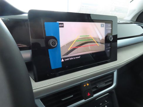 New 2025 Volkswagen Taos SE image 19