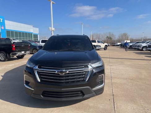 Used 2023 Chevrolet Traverse LT image 4