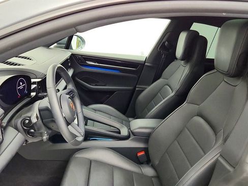 Used 2025 Porsche Macan Electric RWD image 19