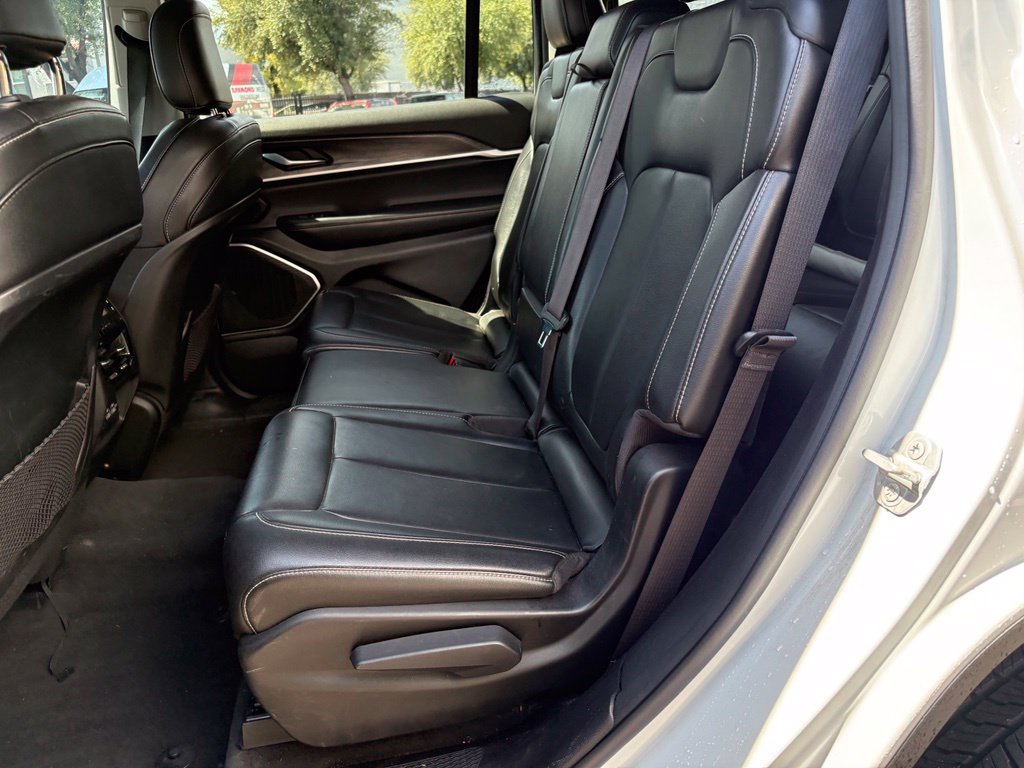 Used 2021 Jeep Grand Cherokee L Limited AWD/4WD image 10