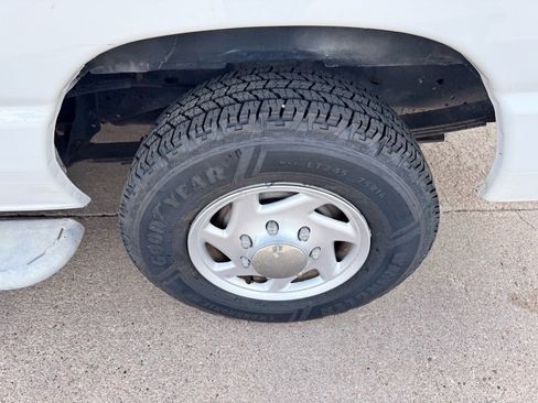 Used 2014 Ford E-250 and Econoline 250 w/ Power Group image 5