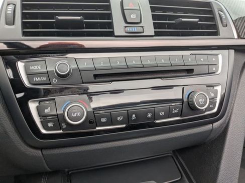 Used 2016 BMW M4 Convertible image 15