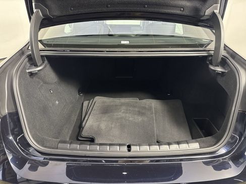 Used 2023 BMW i7 xDrive60 AWD/4WD image 32
